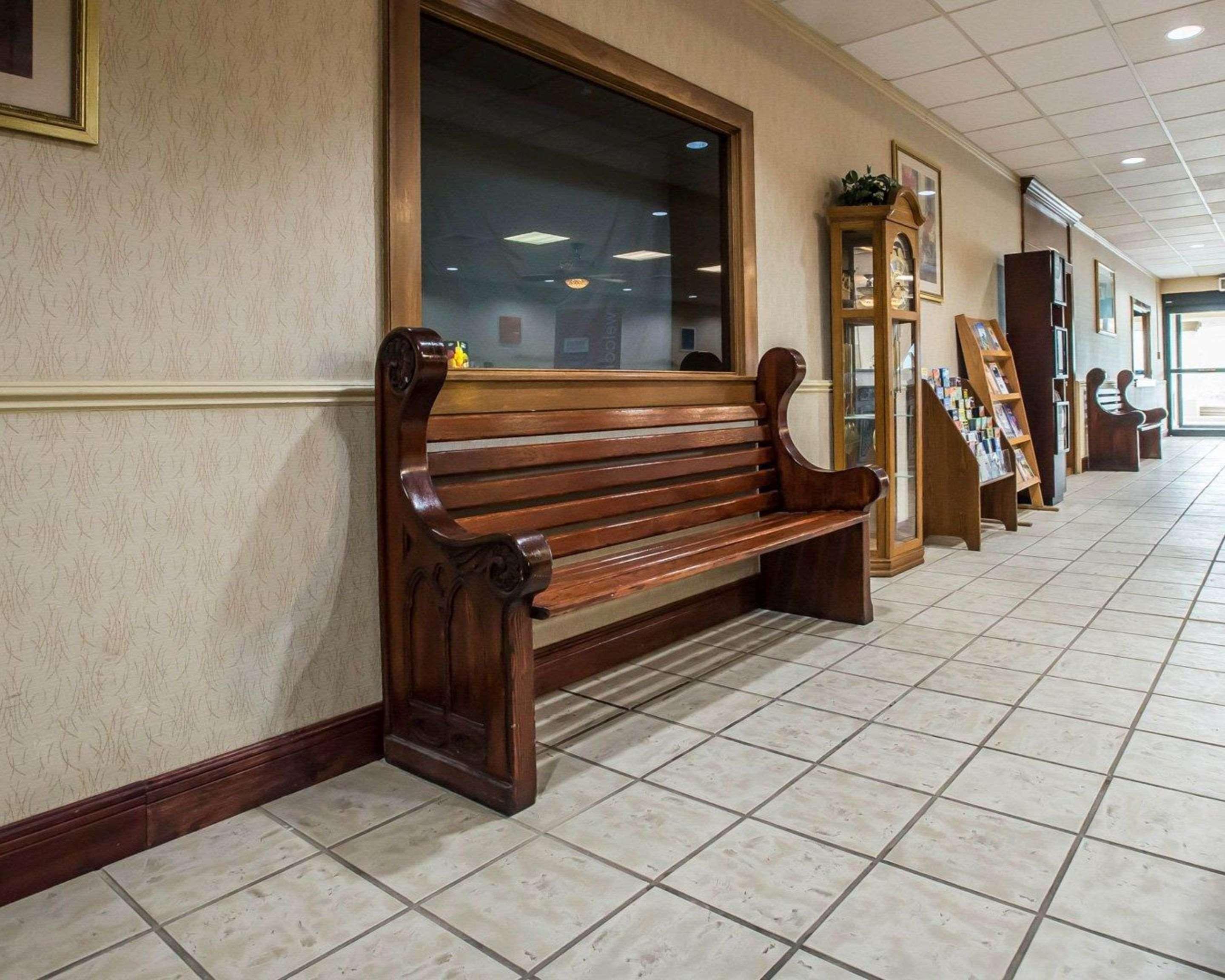 Quality Inn Mill Hall - Lamar Екстер'єр фото